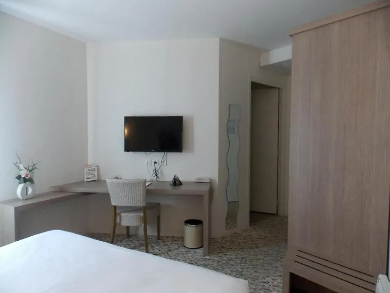 Brit Hotel Alghotel كُنْكال